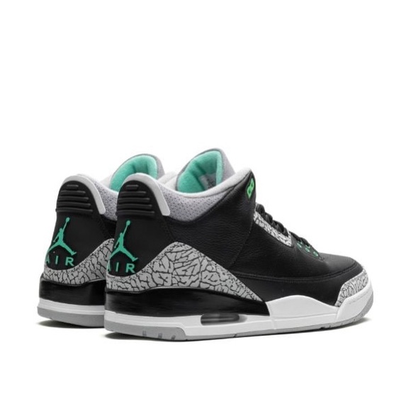 Air Jordan 3 Retro "Green Glow" sneakers - Picture 5 of 6